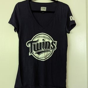 Twins tee